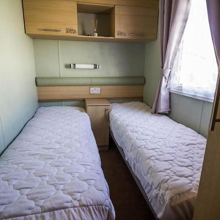 Lovely Caravan With Wifi At Broadland Sands In Suffolk Ref 20035Bs Hotel Hopton on Sea Luaran gambar
