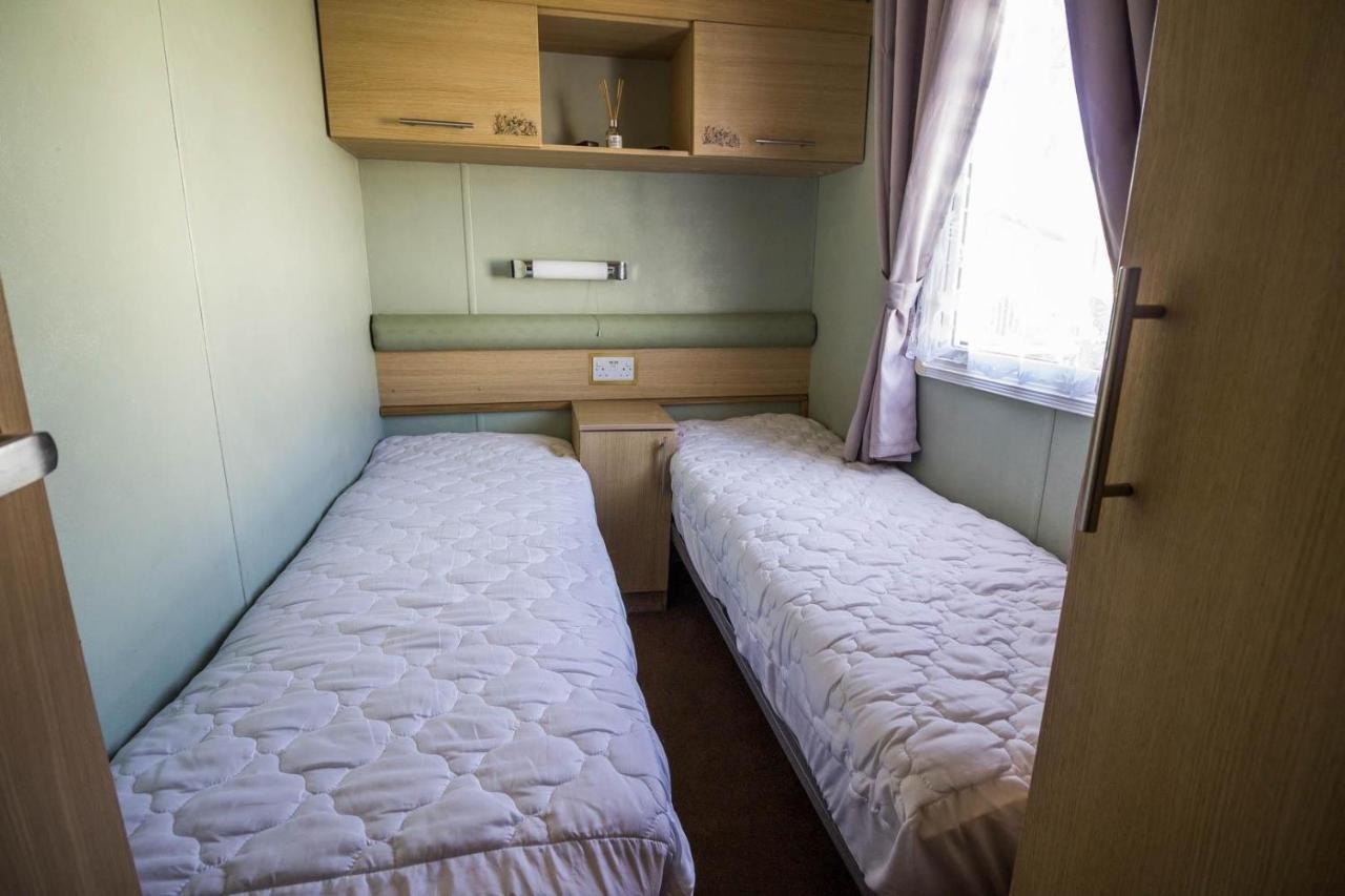 Lovely Caravan With Wifi At Broadland Sands In Suffolk Ref 20035Bs Hotel Hopton on Sea Luaran gambar