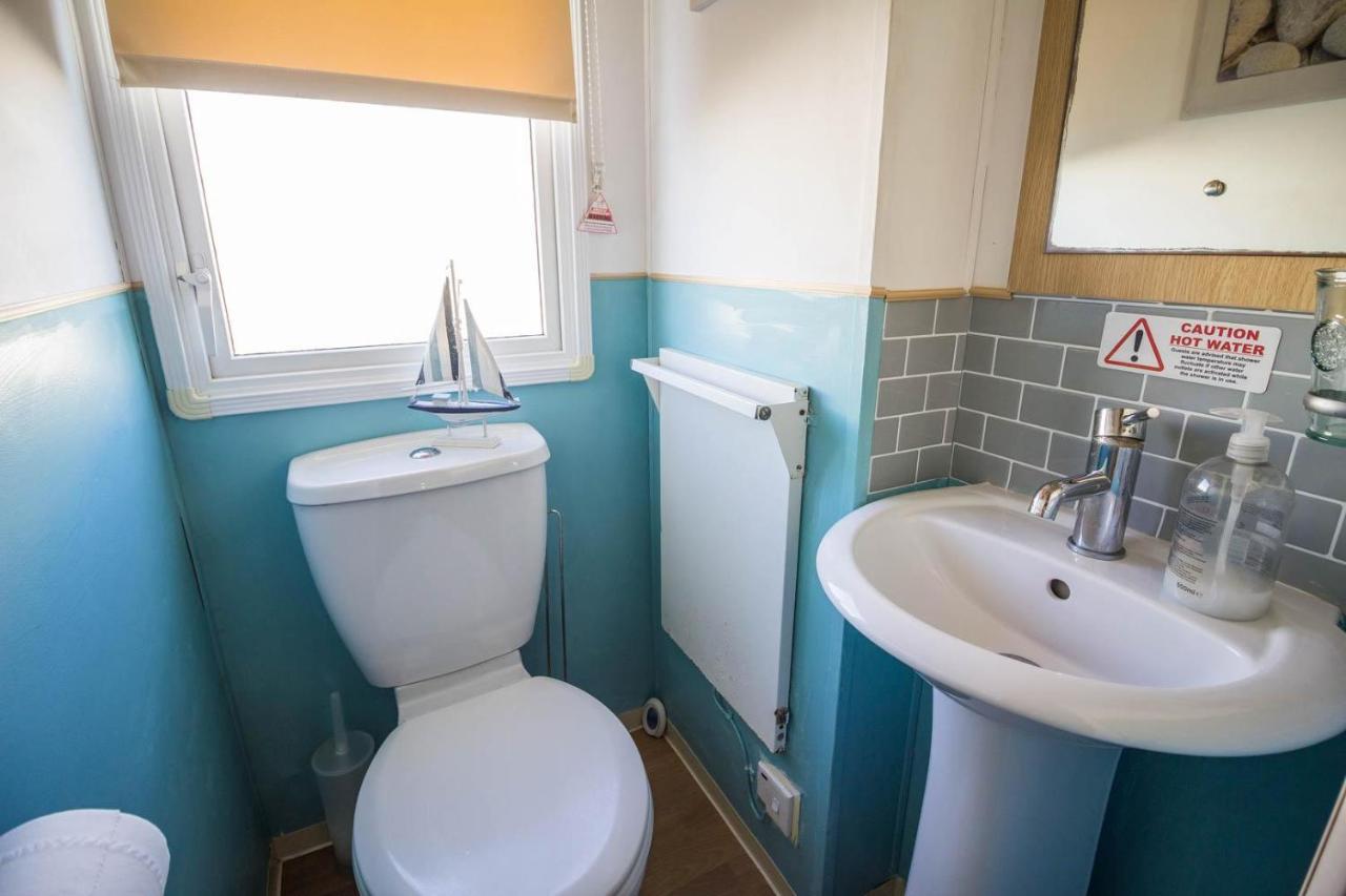 Lovely Caravan With Wifi At Broadland Sands In Suffolk Ref 20035Bs Hotel Hopton on Sea Luaran gambar