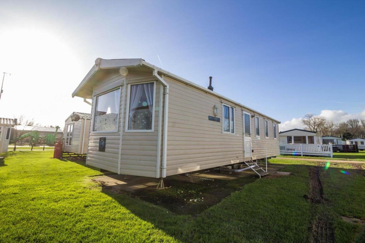 Lovely Caravan With Wifi At Broadland Sands In Suffolk Ref 20035Bs Hotel Hopton on Sea Luaran gambar