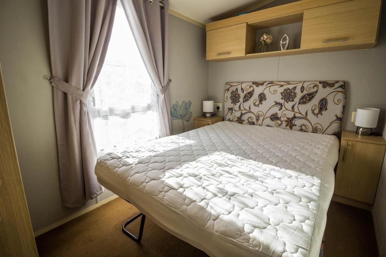Lovely Caravan With Wifi At Broadland Sands In Suffolk Ref 20035Bs Hotel Hopton on Sea Luaran gambar