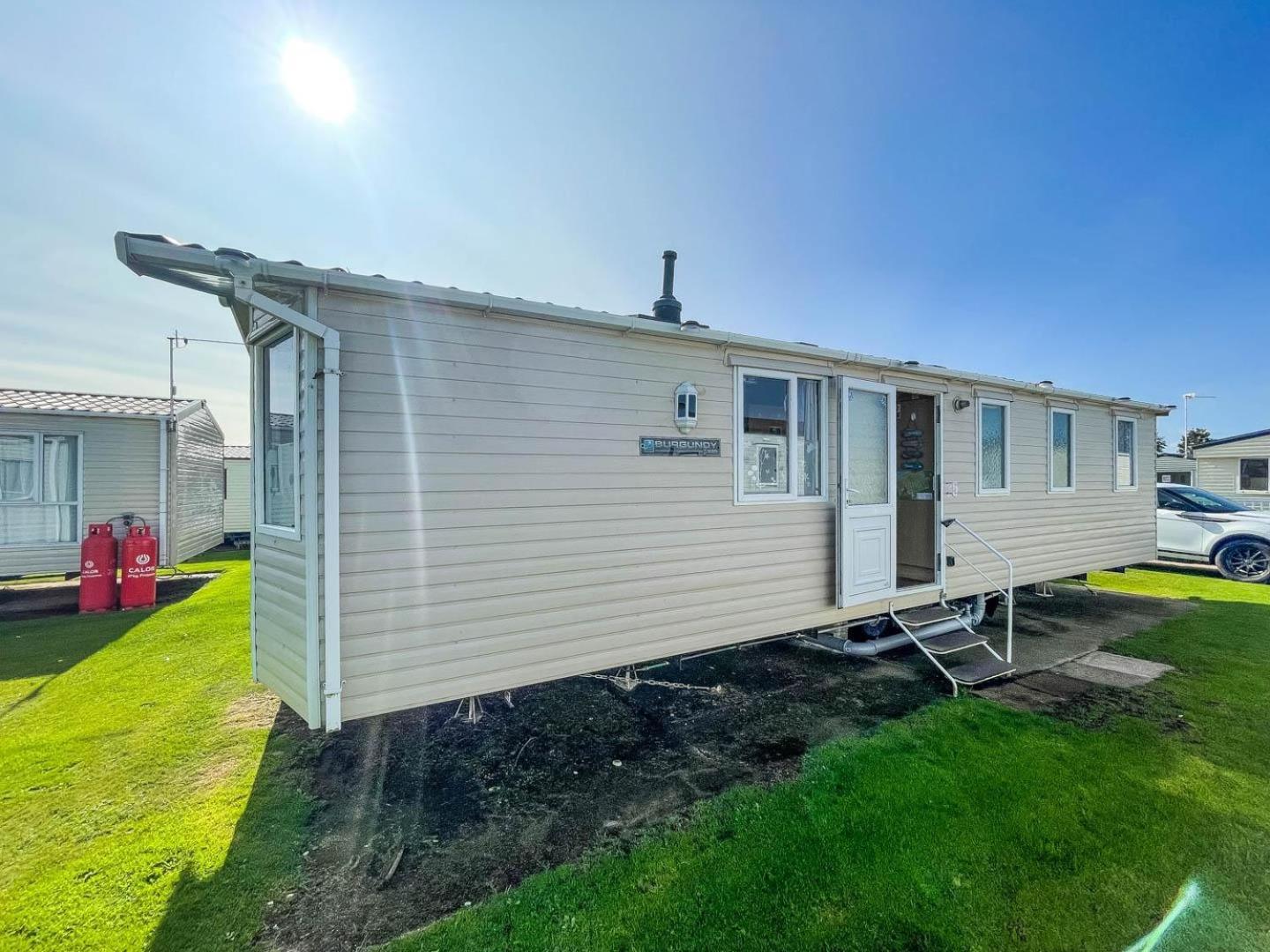 Lovely Caravan With Wifi At Broadland Sands In Suffolk Ref 20035Bs Hotel Hopton on Sea Luaran gambar