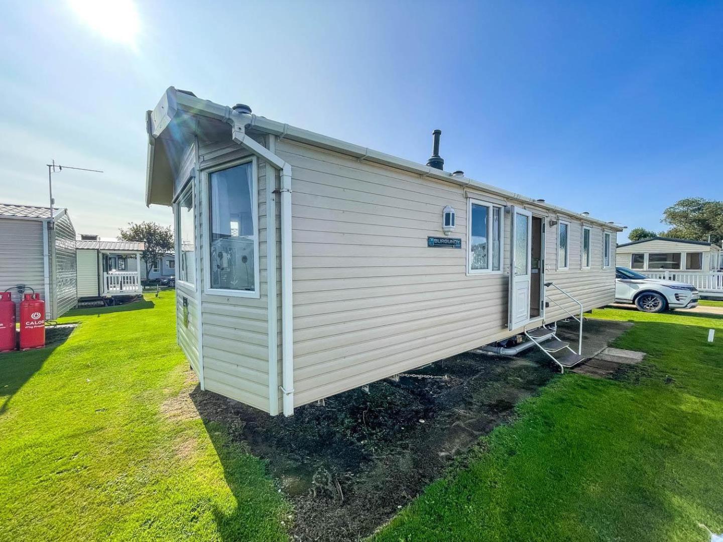 Lovely Caravan With Wifi At Broadland Sands In Suffolk Ref 20035Bs Hotel Hopton on Sea Luaran gambar
